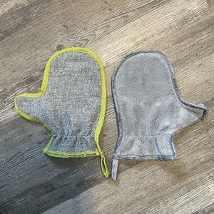 Norwex wash gloves